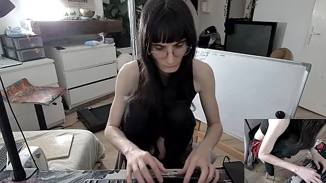 CeriseLapine online show from January 14, 11:54 pm