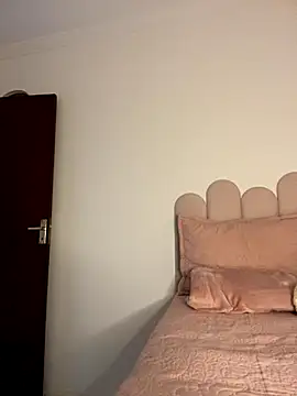 cleolimahot3 online show from October 29, 10:45 pm