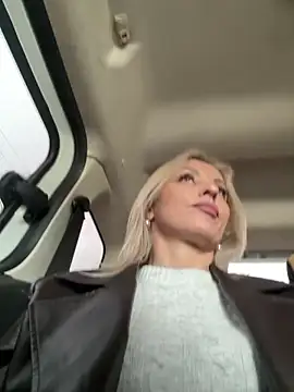 Diamond Bunny  online show from April 2, 7:17 am