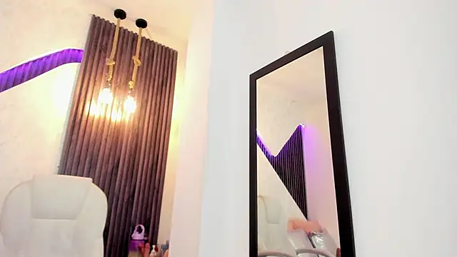 Snapshot of laurin_clauz_ chatting on October 8, 3:49 pm laurin clauz online show from October 8, 3:49 pm