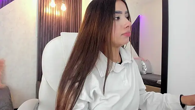Snapshot of laurin_clauz_ chatting on October 1, 4:01 pm laurin clauz online show from October 1, 4:01 pm
