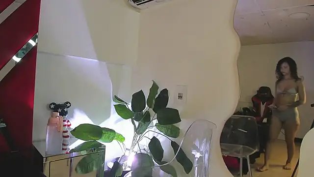 Milanxht online show from November 4, 8:58 pm