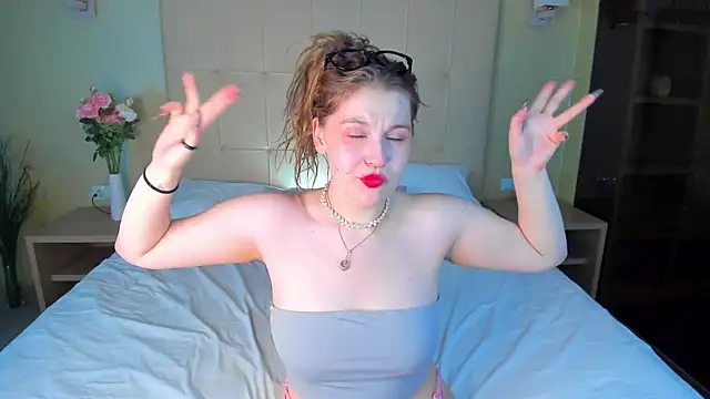 Colleen Blake online show from October 22, 5:07 pm