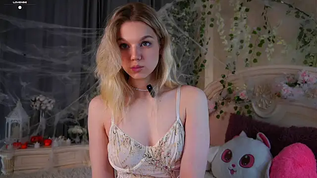 EdlinAlliston online show from November 2, 1:58 pm