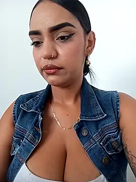 Snapshot of Sara-77 chatting on October 9, 4:11 pm Sara-77 online show from October 9, 4:11 pm