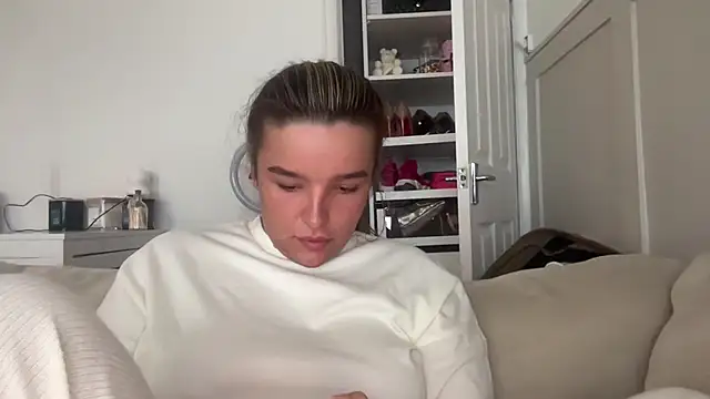 maisiesmithx online show from September 24, 12:04 pm