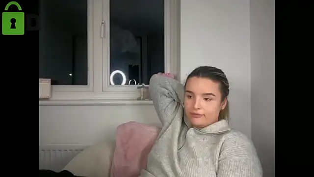 maisiesmithx online show from February 6, 11:30 pm