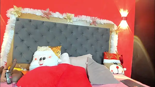 YayaHilton online show from December 2, 4:25 am