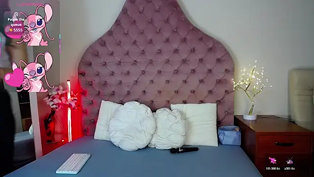 Erikka   online show from October 20, 1:14 pm