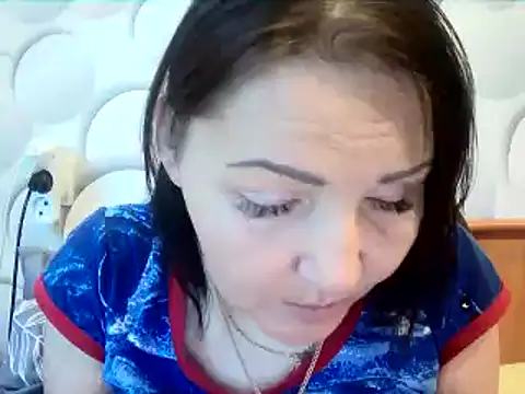 ClaireSunset online show from April 19, 5:13 pm