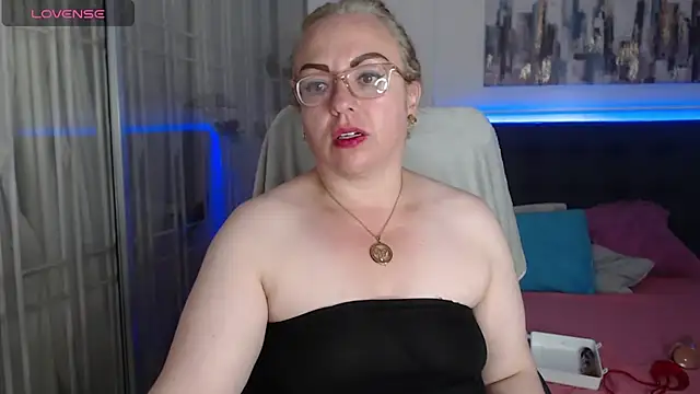 Snapshot of Tania_Goddess_ chatting on October 18, 8:10 pm Tania Goddess online show from October 18, 8:10 pm
