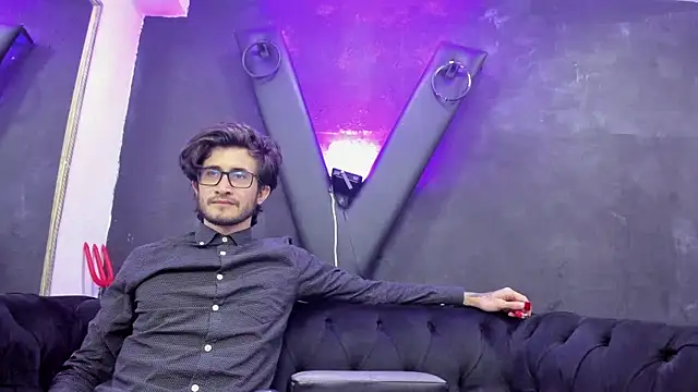 Loggan donnelly online show from October 8, 11:42 pm