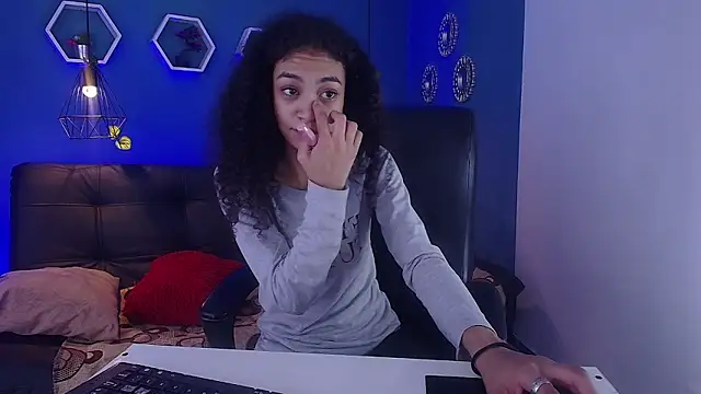 Aurora ath online show from February 1, 12:09 am