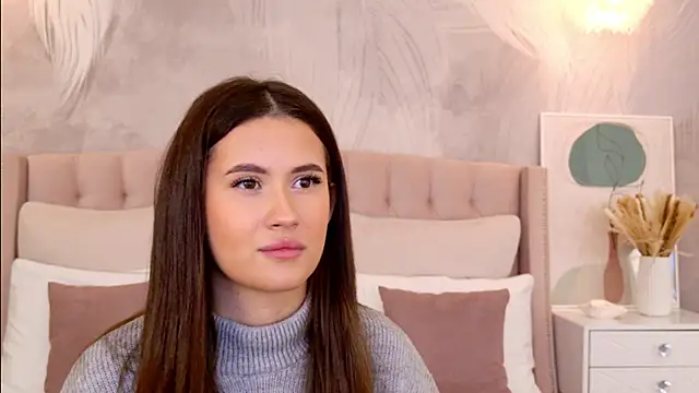 milaleoneli online show from March 24, 2:55 pm