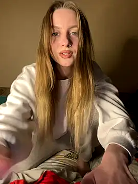 Snapshot of alexa_glory chatting on October 15, 10:45 pm alexa glory online show from October 15, 10:45 pm