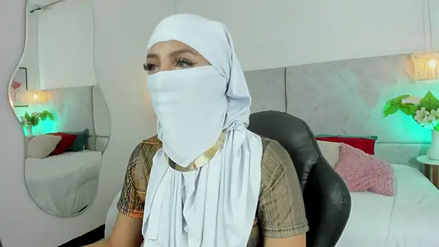 naomiii   online show from February 10, 12:19 pm