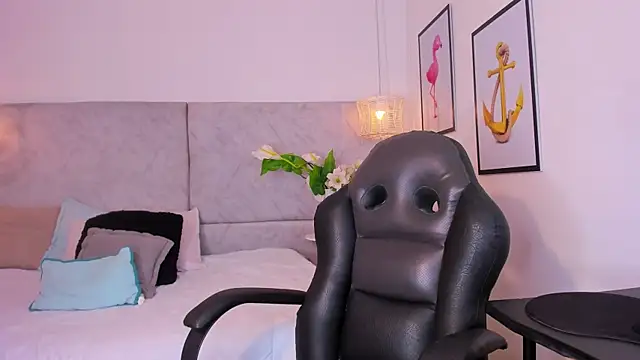 naomiii   online show from November 1, 12:42 pm