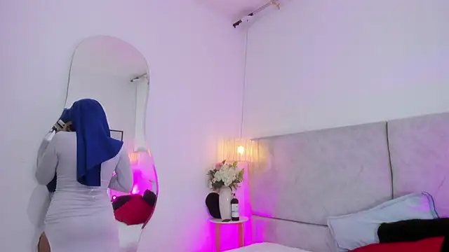 naomiii   online show from March 25, 11:57 am