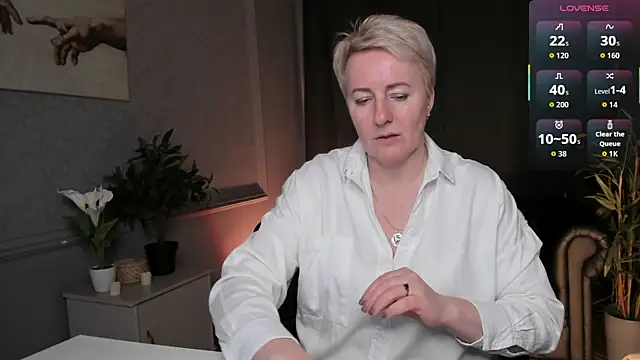 Nika Smit online show from April 24, 9:01 am