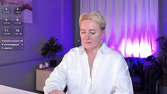 Snapshot of Nika_Smit chatting on October 12, 10:39 am Nika Smit online show from October 12, 10:39 am