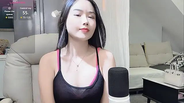 yoyo520- online show from October 2, 7:08 pm