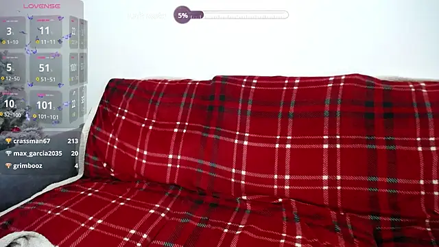 Blond Woman online show from December 20, 11:53 pm