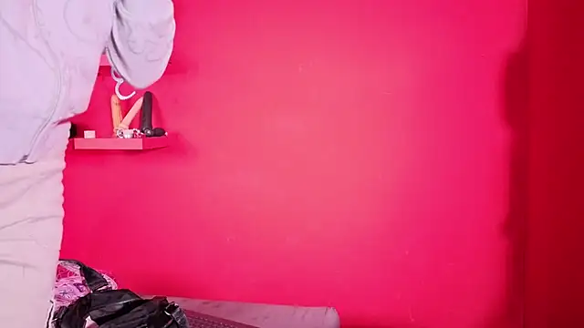 Ambar Roux  online show from December 4, 11:27 pm