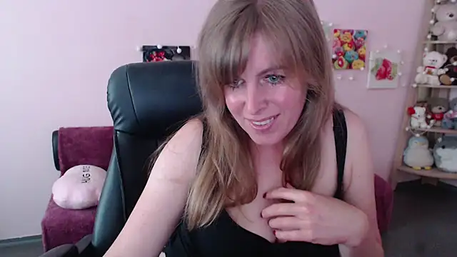 Hot Milady online show from June 4, 7:35 am