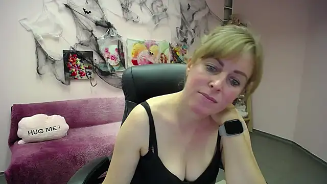 Hot Milady online show from October 23, 7:47 am