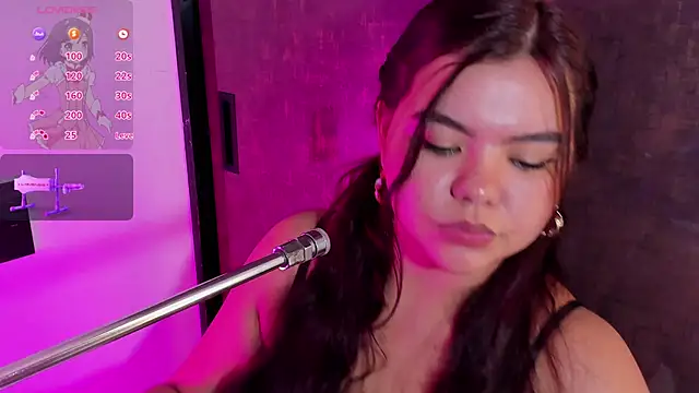 klhoe boobs online show from April 17, 3:52 am