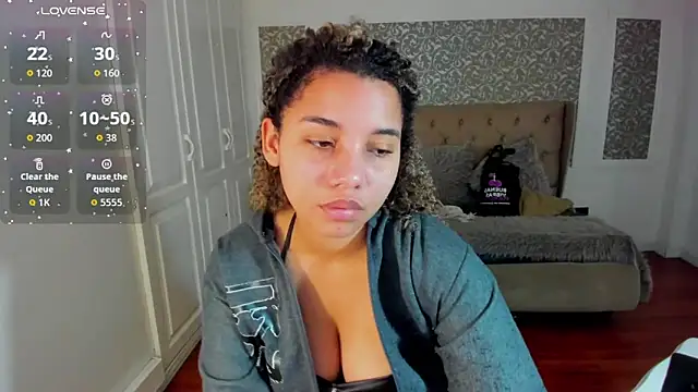 Snapshot of Mayaa_ross chatting on October 3, 2:27 am Mayaa ross online show from October 3, 2:27 am