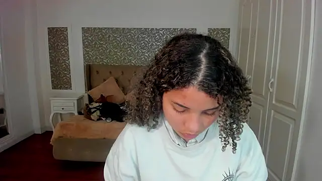 Snapshot of Mayaa_ross chatting on September 23, 1:59 am Mayaa ross online show from September 23, 1:59 am