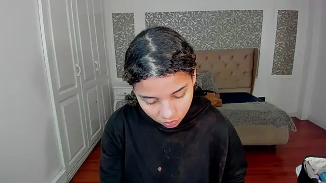 Snapshot of Mayaa_ross chatting on October 1, 2:16 am Mayaa ross online show from October 1, 2:16 am