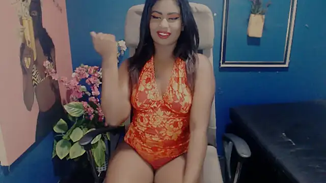 Snapshot of Littleindianmilf chatting on September 15, 9:50 am Littleindianmilf online show from September 15, 9:50 am