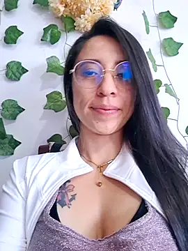 Snapshot of VALERY-03_ chatting on October 4, 12:44 pm VALERY-03 online show from October 4, 12:44 pm