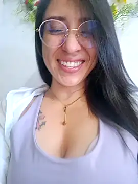 Snapshot of VALERY-03_ chatting on October 7, 12:20 pm VALERY-03 online show from October 7, 12:20 pm