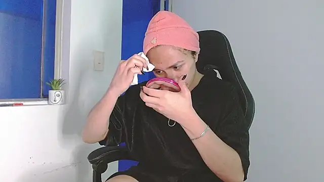 giuliana andrade online show from February 25, 12:09 am