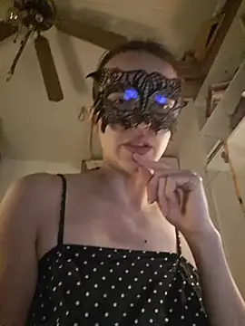 PearMaki online show from April 26, 8:17 pm