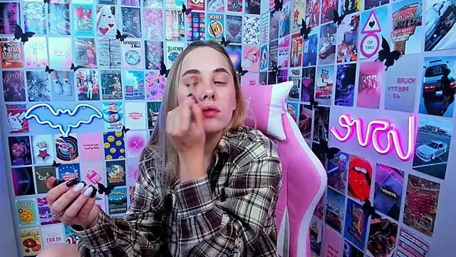 MiaMilas online show from October 3, 6:02 pm