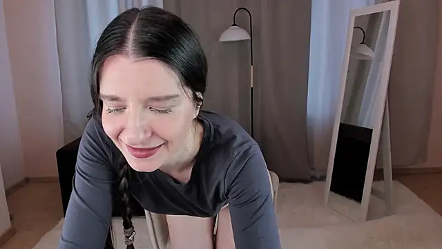 Snapshot of helentasty chatting on October 5, 2:49 am helentasty online show from October 5, 2:49 am