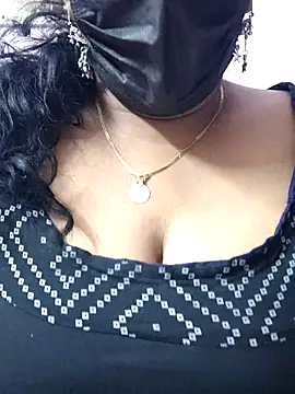 mallu-sumi online show from March 15, 9:39 pm