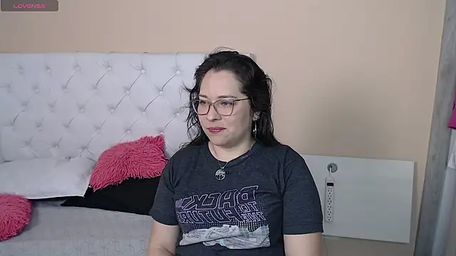 May Carlier online show from January 18, 2:41 am