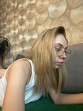 Kitty Katrine online show from March 20, 7:46 am