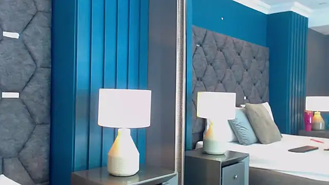 VanessaGlenn online show from December 5, 3:24 pm