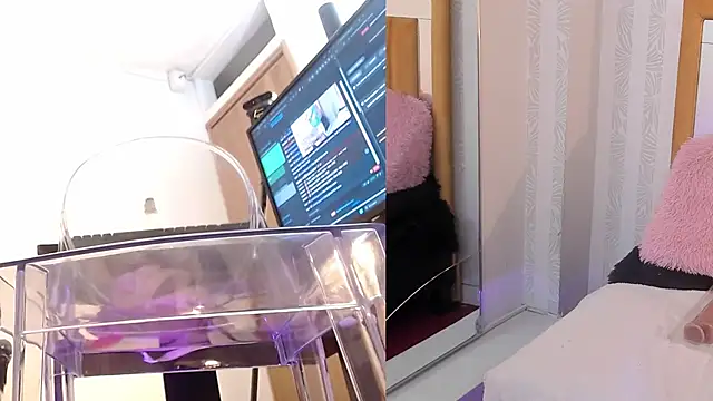 Snapshot of pettit_courtny chatting on September 11, 9:48 pm pettit courtny online show from September 11, 9:48 pm