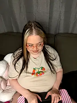 ChubbyBubs online show from October 2, 4:01 pm