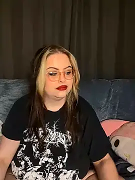 ChubbyBubs online show from October 17, 3:59 pm