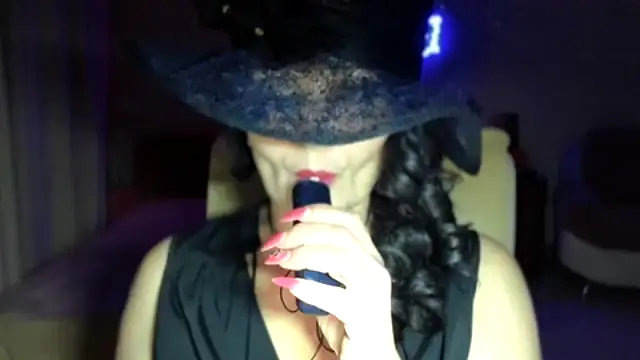 WitchBlueRose online show from November 5, 4:45 pm