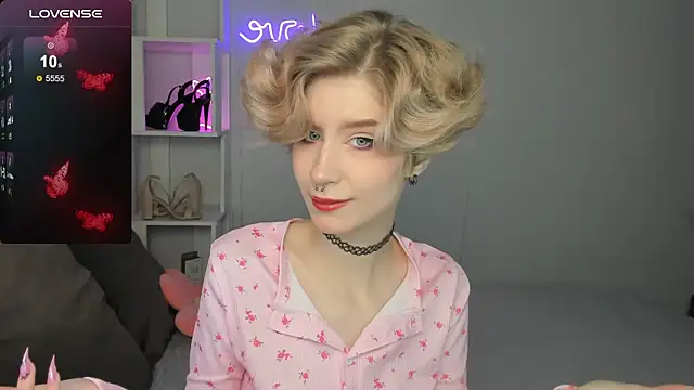 Snapshot of Angel_Jules chatting on October 10, 12:37 am Angel Jules online show from October 10, 12:37 am