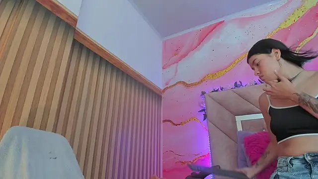 Taylor  cooper online show from October 27, 6:35 pm